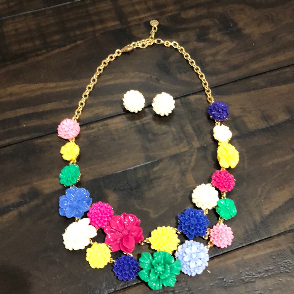 Talbots flower necklace & earrings